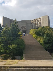 plus-size bulgaria varna monument soviet friendship